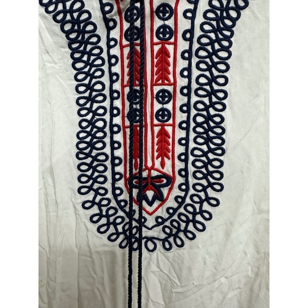 Do Everything In Love Poncho Fridge White with blue and red embroidery One Size - Picture 5 of 7